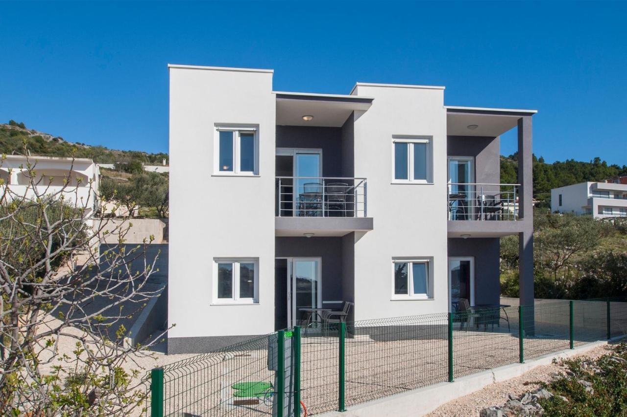 Apartments Osti روغوزنيكا المظهر الخارجي الصورة