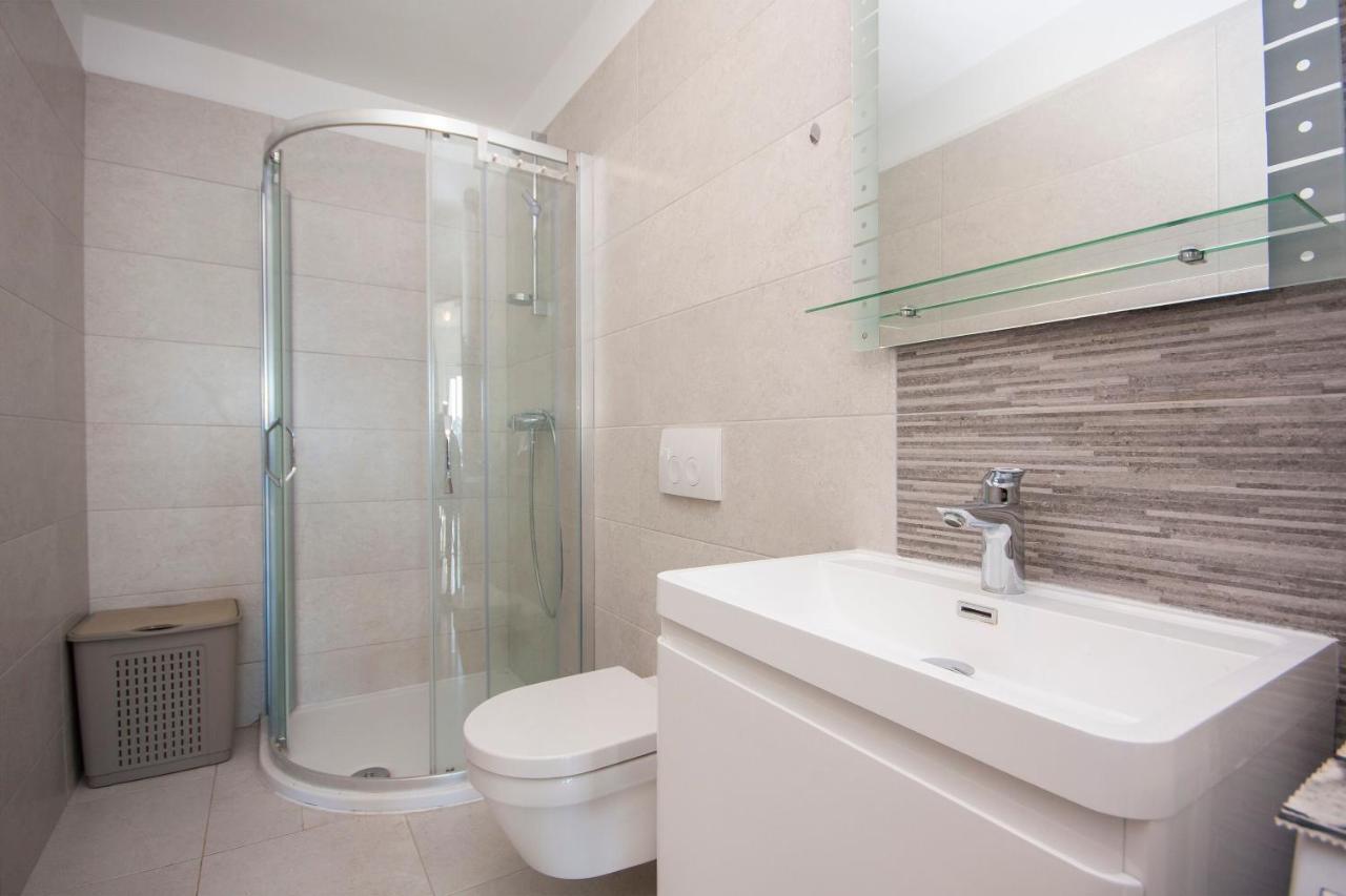 Apartments Osti روغوزنيكا المظهر الخارجي الصورة